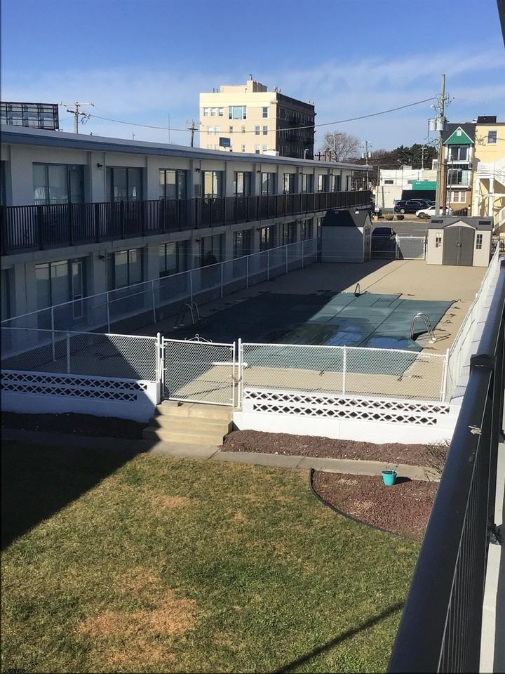 3501 Boardwalk - Photo 3 of 8