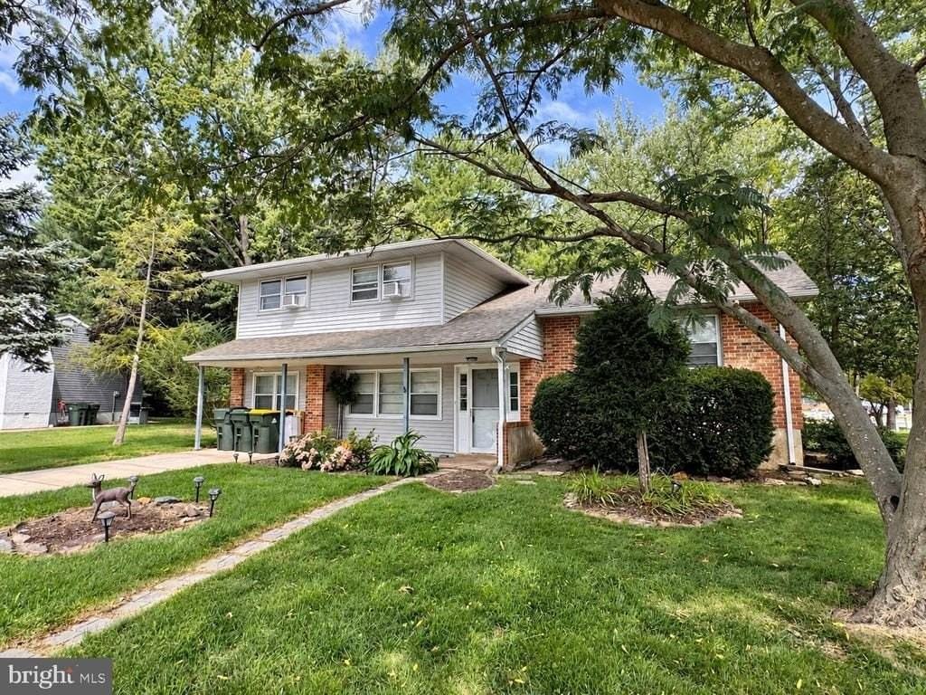 820 Leeds Ln - Photo 2 of 45