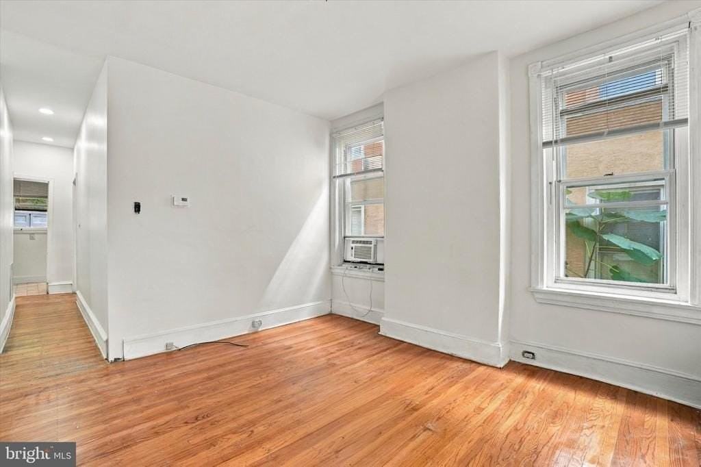 3887 Manayunk Ave - Photo 4 of 24