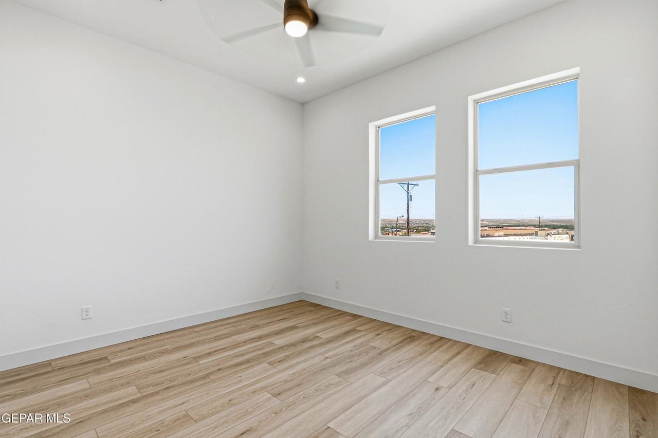 201 N Desert Pass St #A3 - Photo 5 of 48