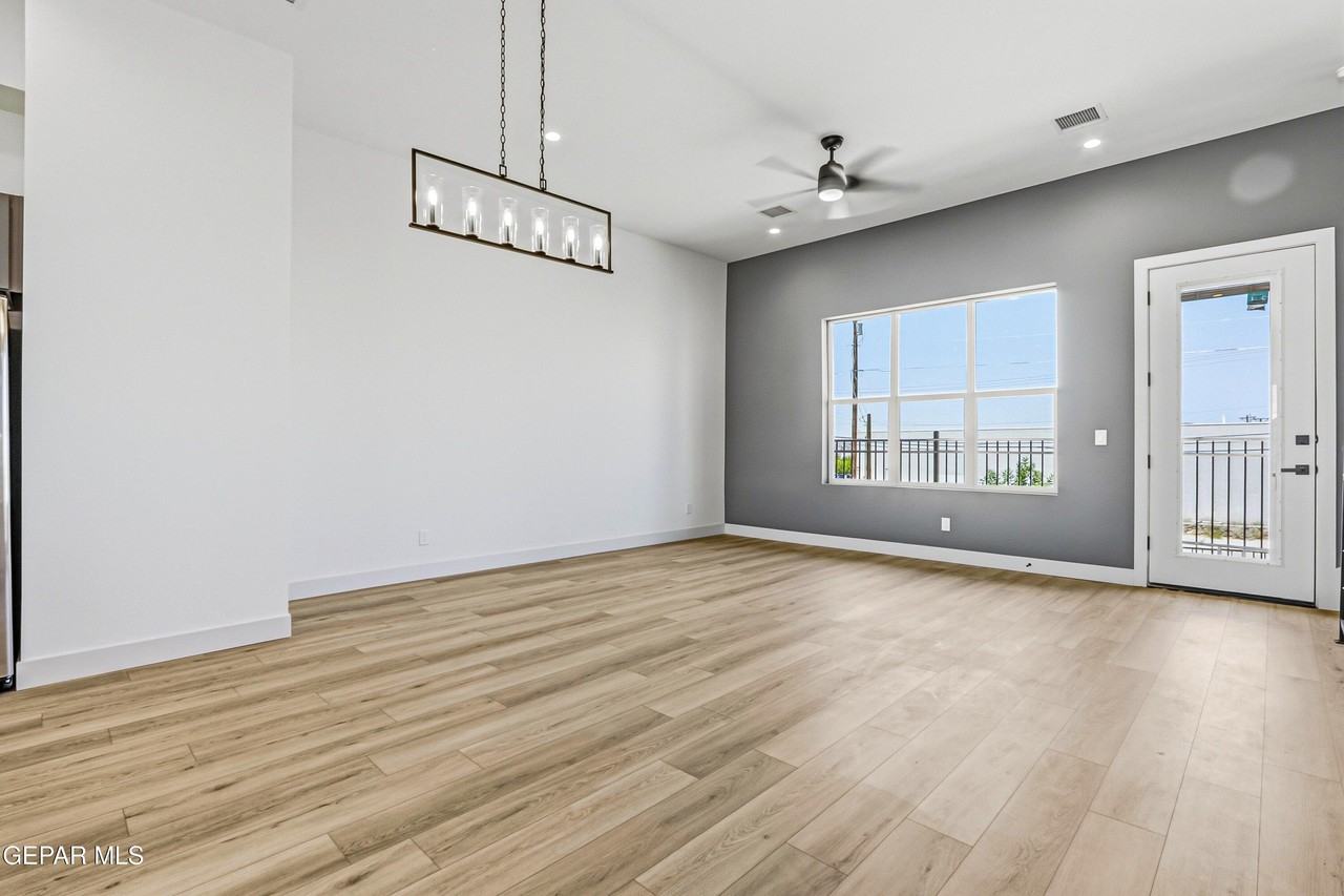 201 N Desert Pass St #A3 - Photo 7 of 48