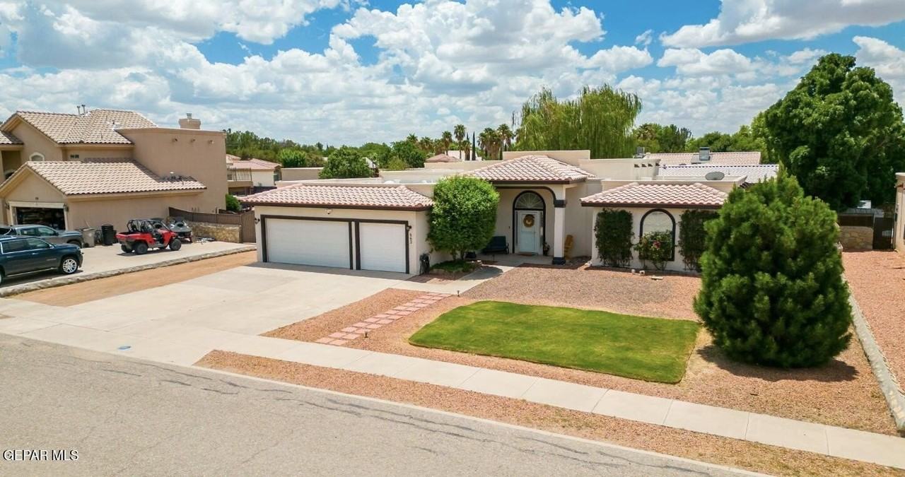 662 Jeanny Marie Ct - Photo 2 of 9