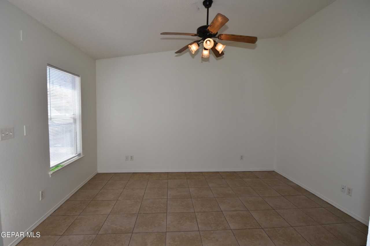 14345 Pacific Point Dr - Photo 7 of 23
