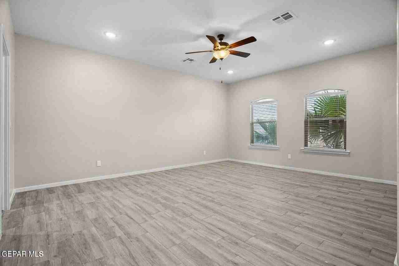 2705 Maria Casas St - Photo 7 of 38