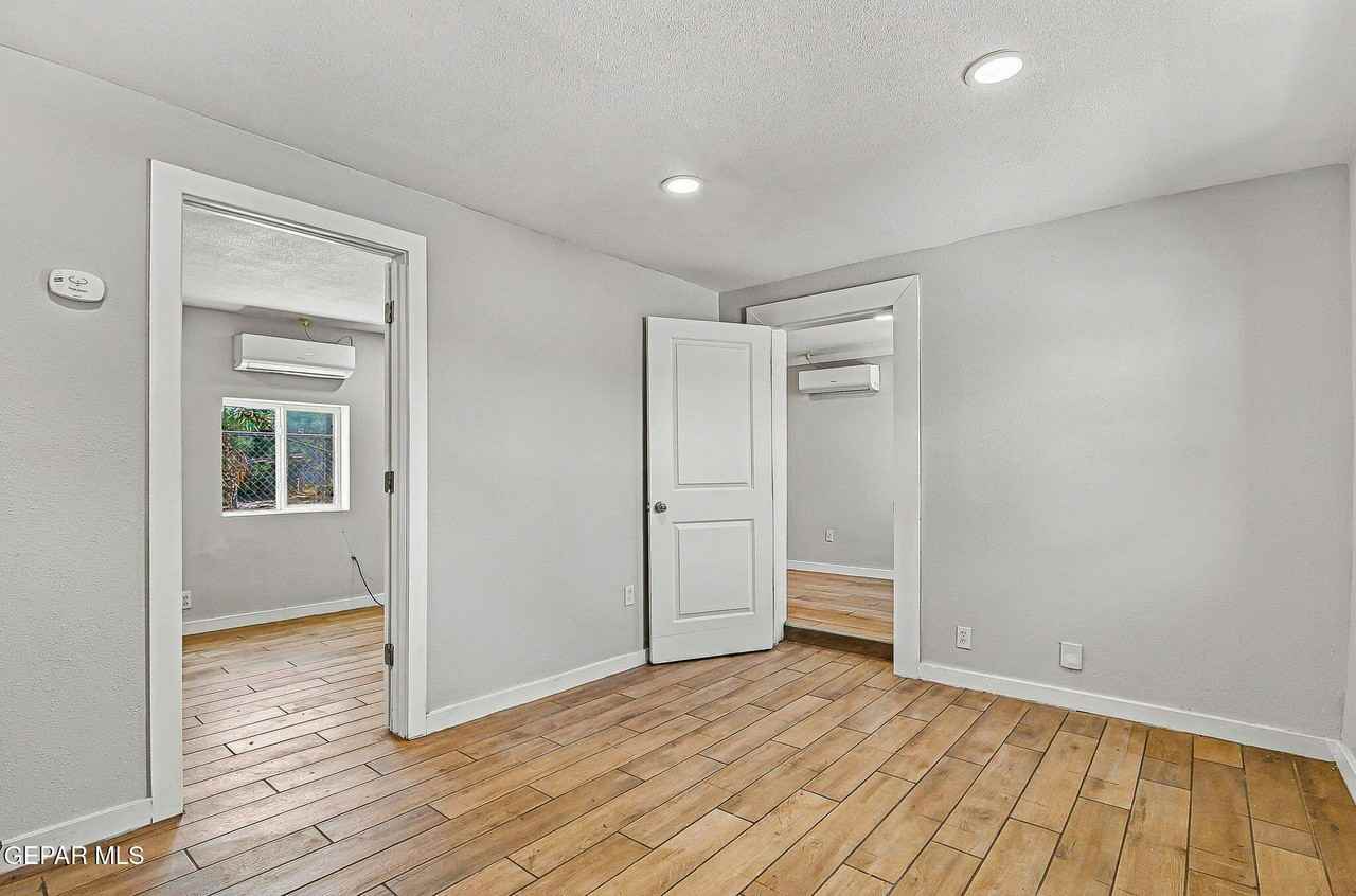 589 Myra St #2 - Photo 6 of 20