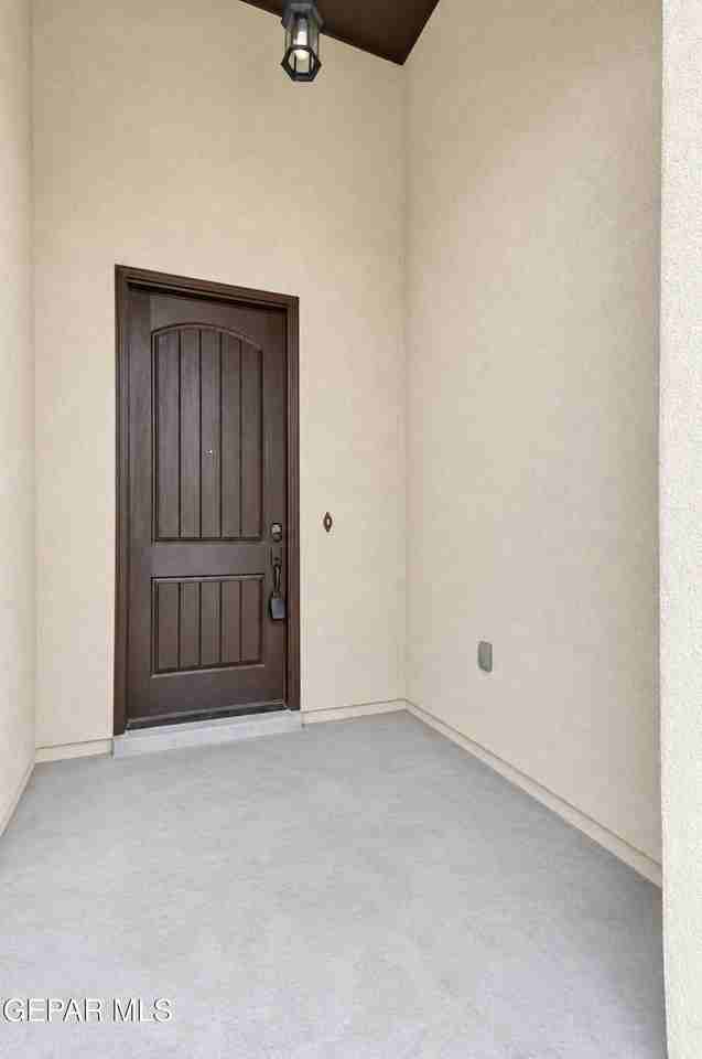 281 Newquay St - Photo 4 of 42