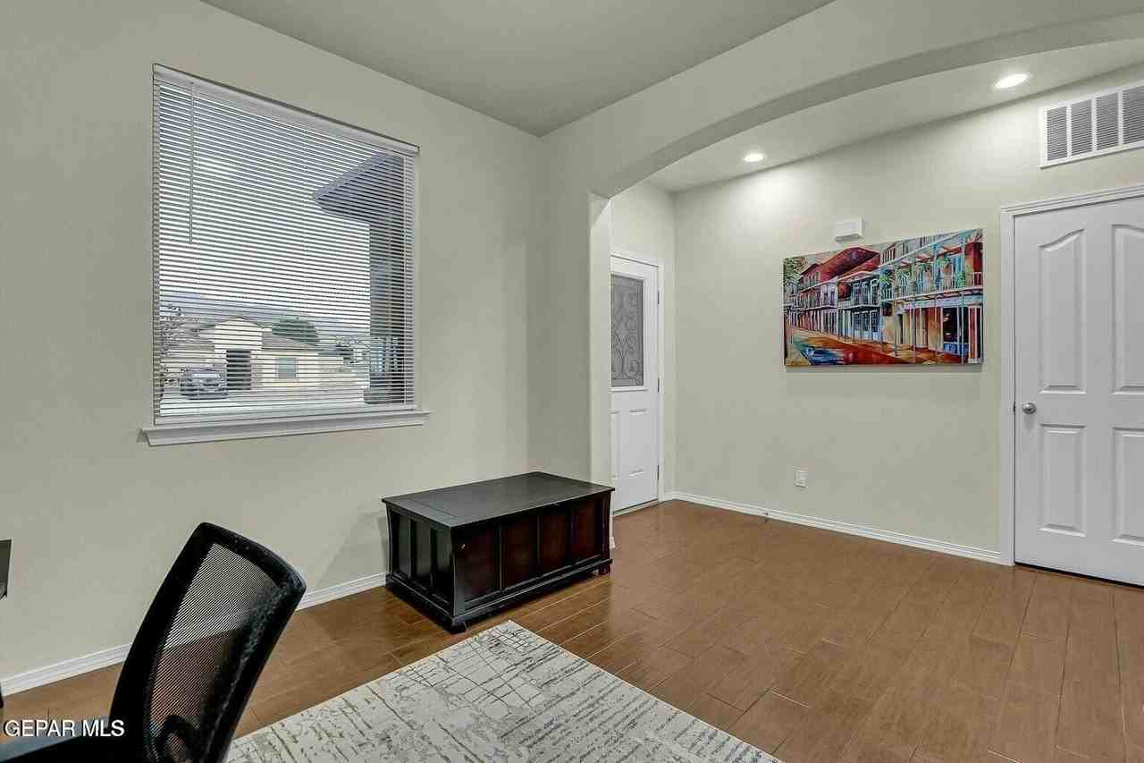 7657 Mundy Creek Dr - Photo 4 of 34