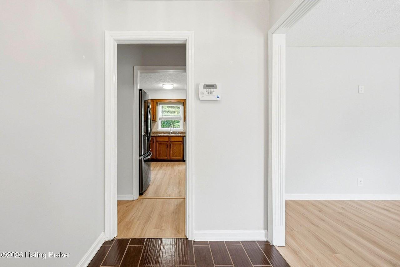 12113 Cloverdale Dr - Photo 7 of 50