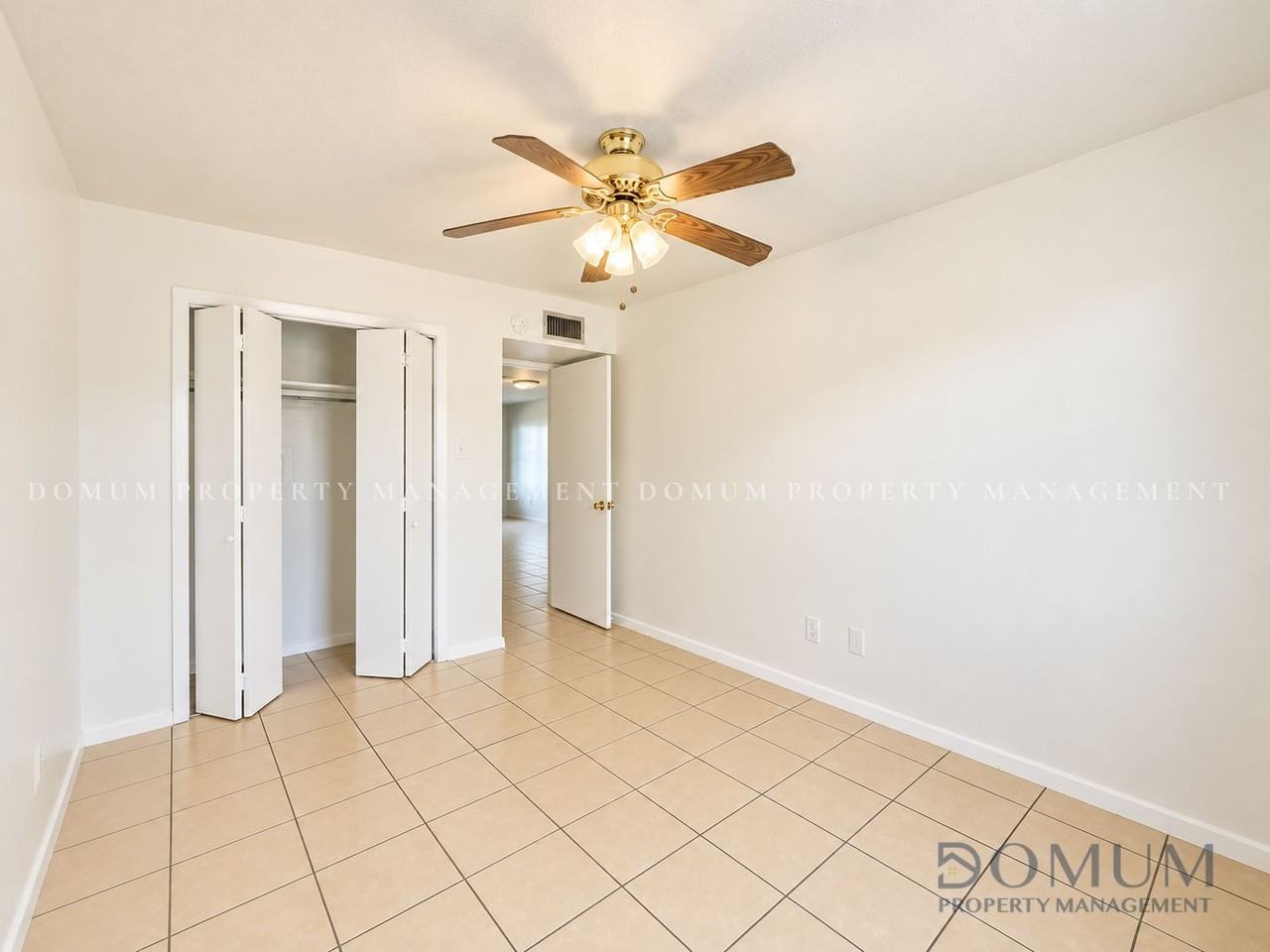 2419 Vine Ave #A - Photo 3 of 10