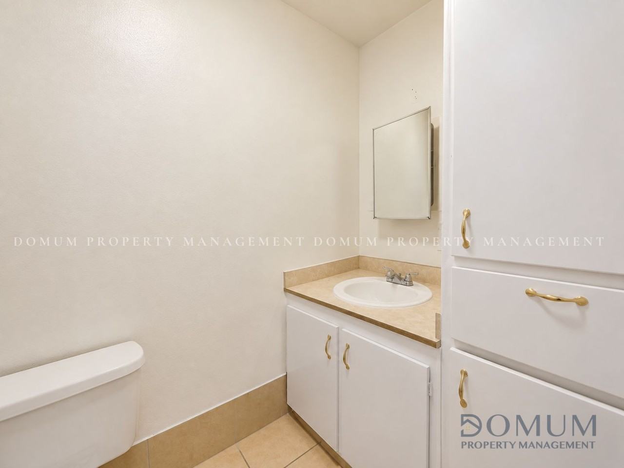 2419 Vine Ave #A - Photo 5 of 10