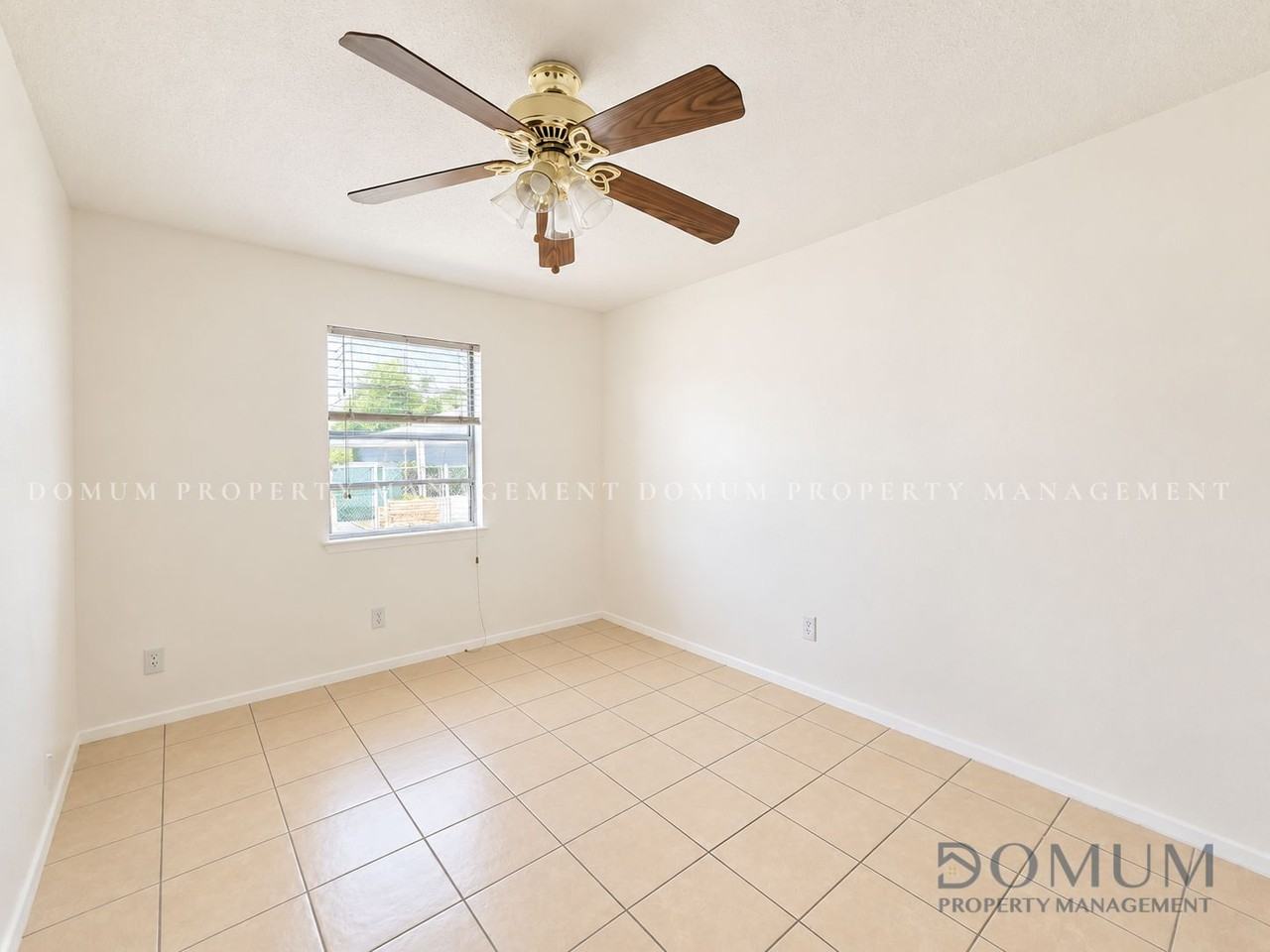 2419 Vine Ave #A - Photo 6 of 10