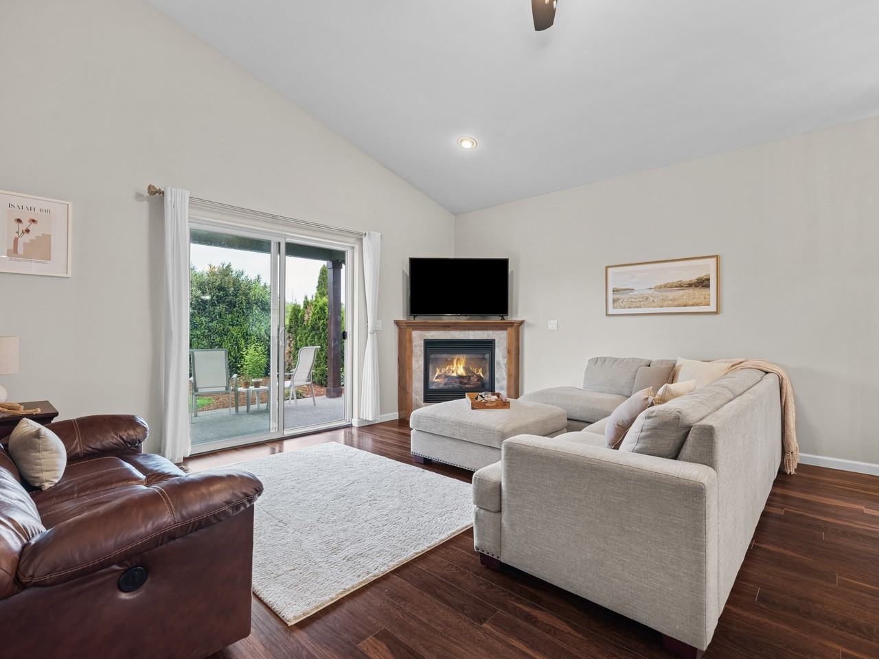 711 Pintail St Ne #1 - Photo 4 of 10