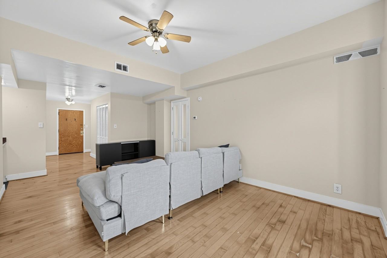 2127 California St NW - 401Apt 401 #401 - Photo 7 of 24