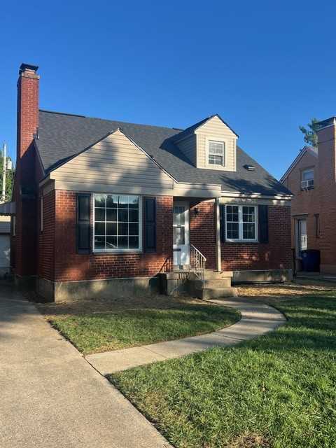 1020 Warwick Pl #1 - Photo 2 of 4