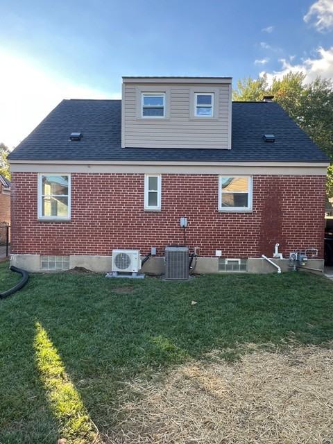 1020 Warwick Pl #1 - Photo 3 of 4