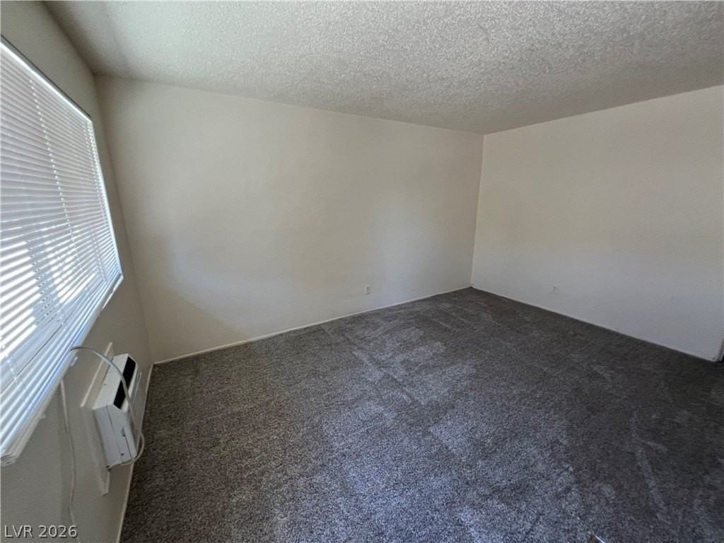 2300 Sunrise Ave #7 - Photo 3 of 5