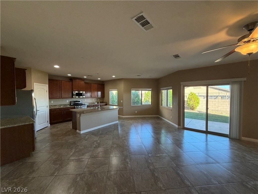 816 Applecross Ave - Photo 3 of 50