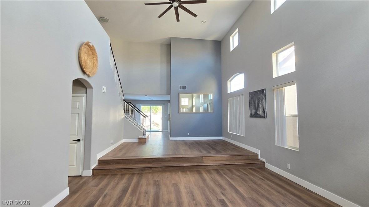 9860 Ridge Hill Ave - Photo 5 of 37