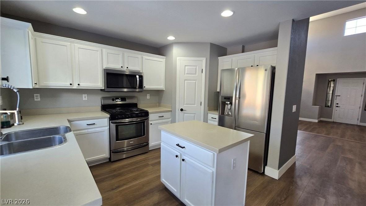 9860 Ridge Hill Ave - Photo 6 of 37