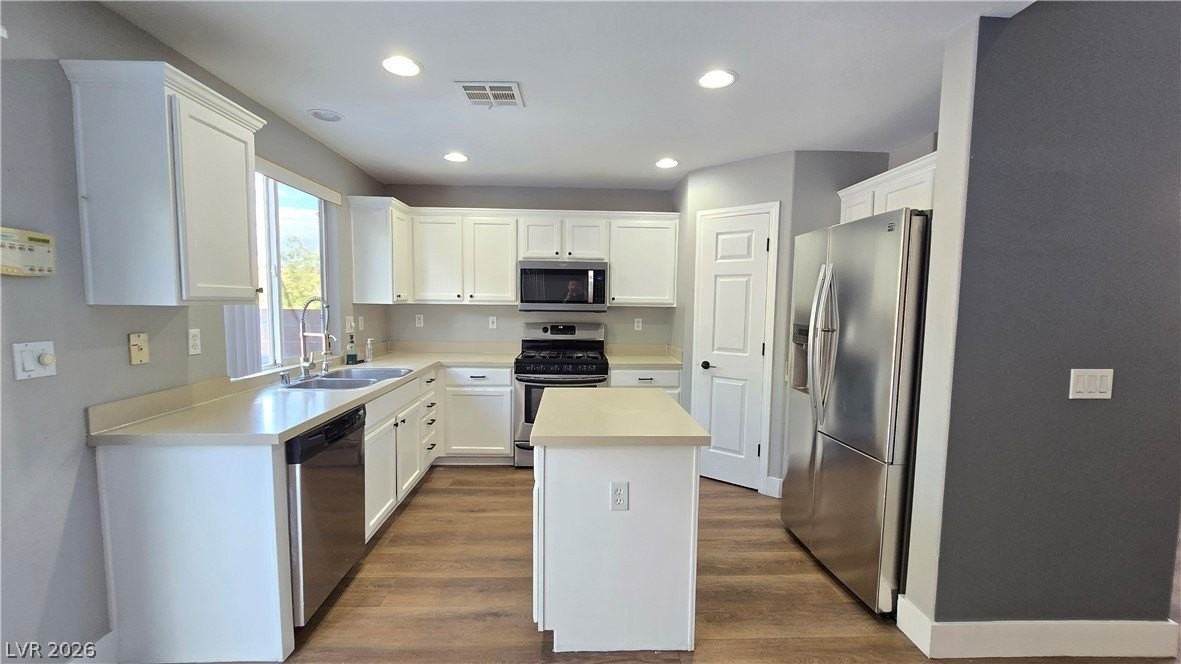 9860 Ridge Hill Ave - Photo 7 of 37