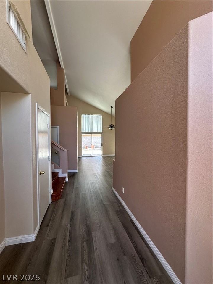 903 Sterling Thorn Ct - Photo 2 of 25