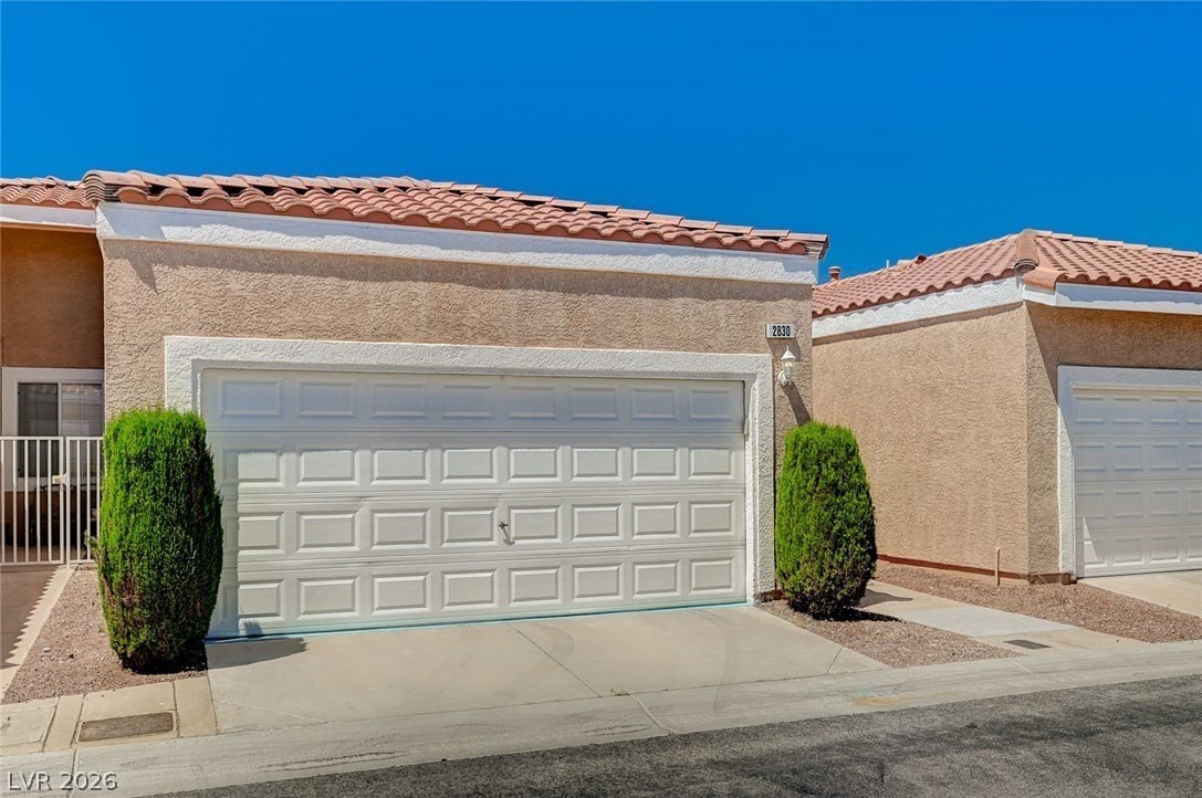 2830 Serenidad Dr - Photo 2 of 39