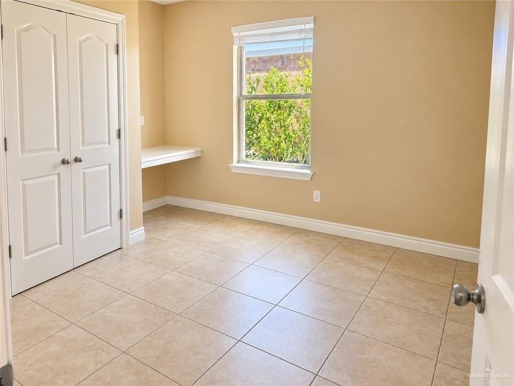 2112 W Western Dr #1 - Photo 6 of 8