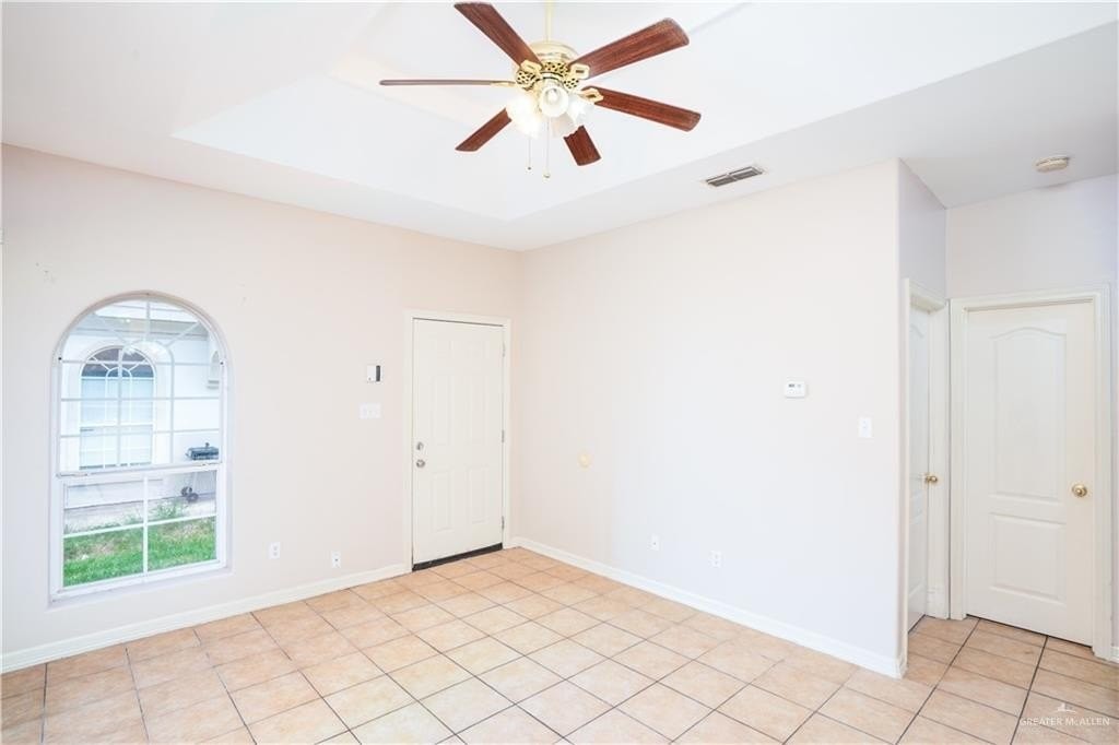 604 Buena Vista Dr #G - Photo 6 of 7