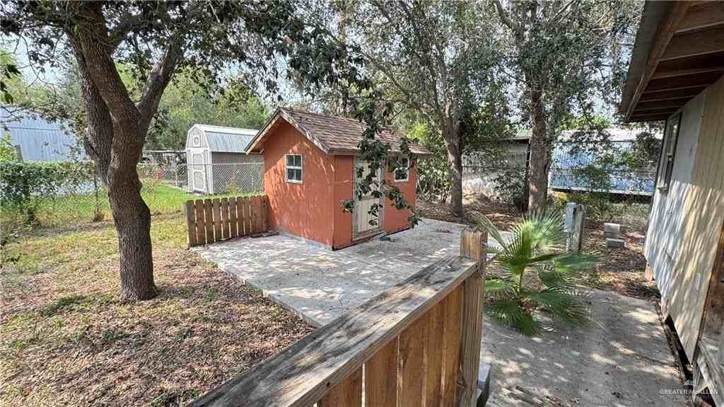 1608 Cypress Dr - Photo 2 of 15