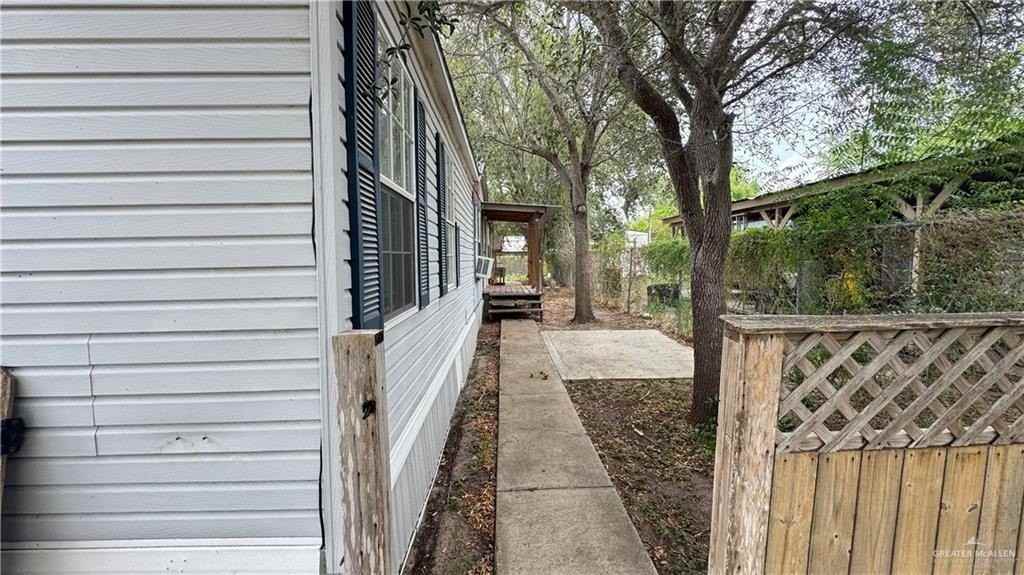 1608 Cypress Dr - Photo 3 of 15