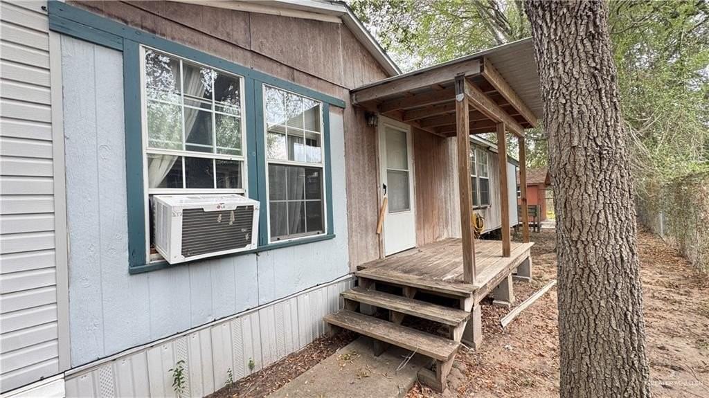 1608 Cypress Dr - Photo 4 of 15