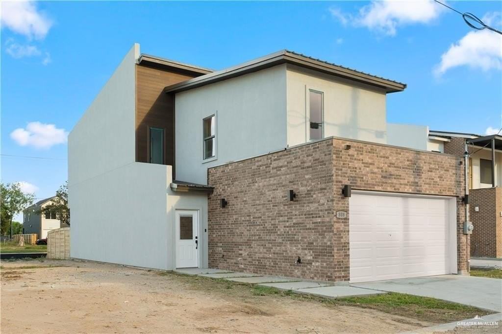 808 S Bicentennial Blvd - Photo 2 of 20