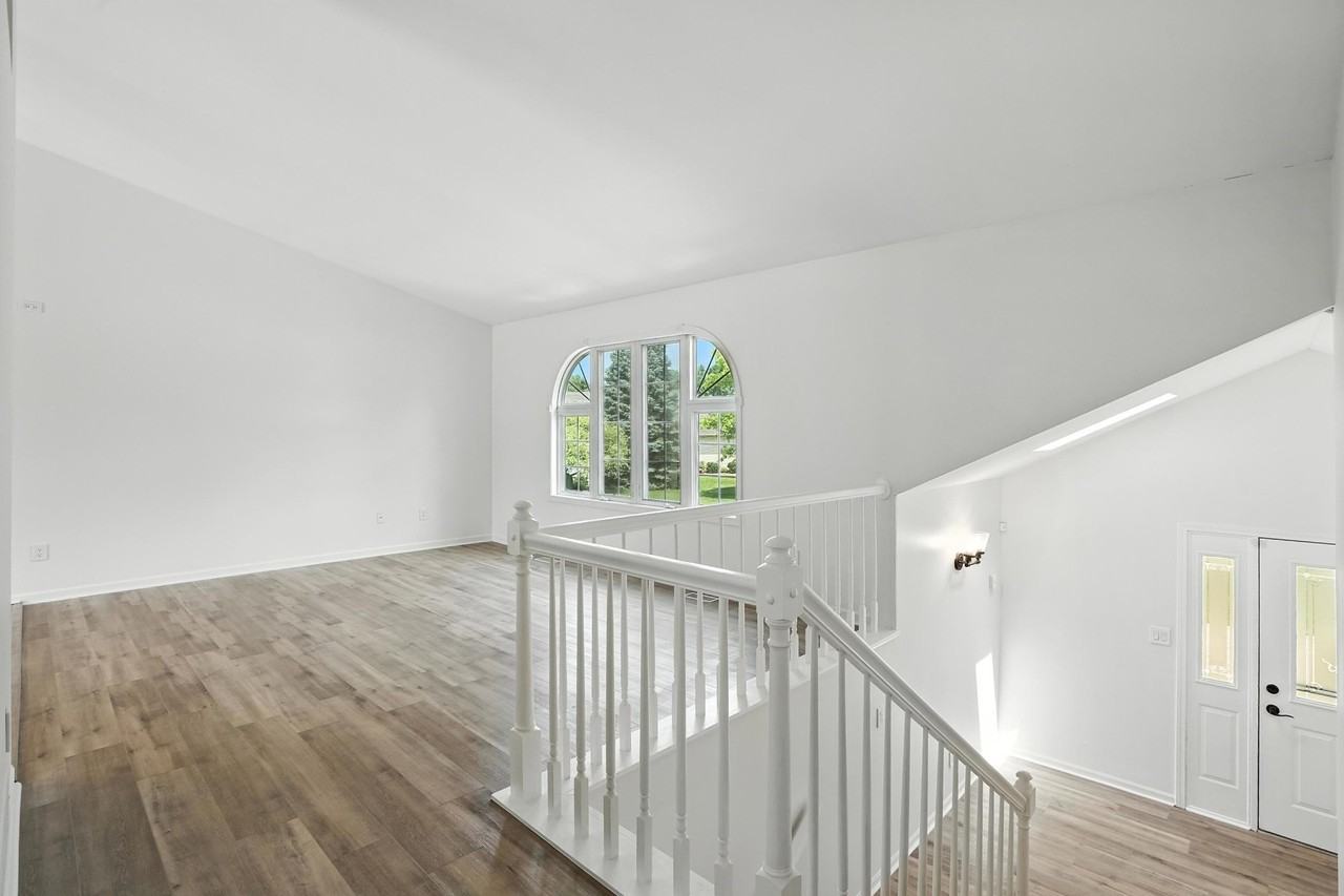 22 Summerhill Dr - Photo 5 of 30