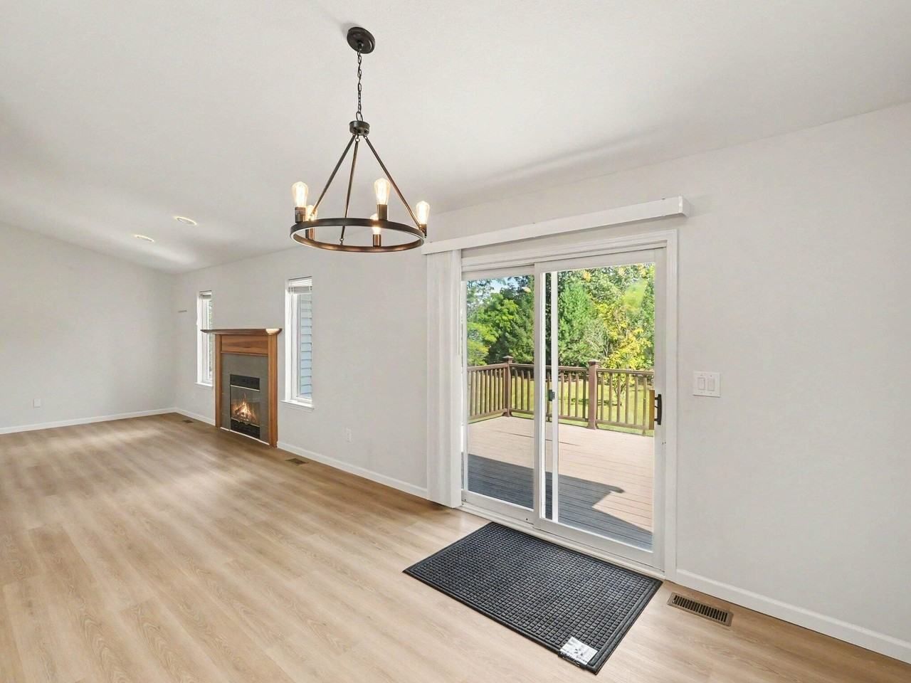 9027 Clover Dr - Photo 3 of 27