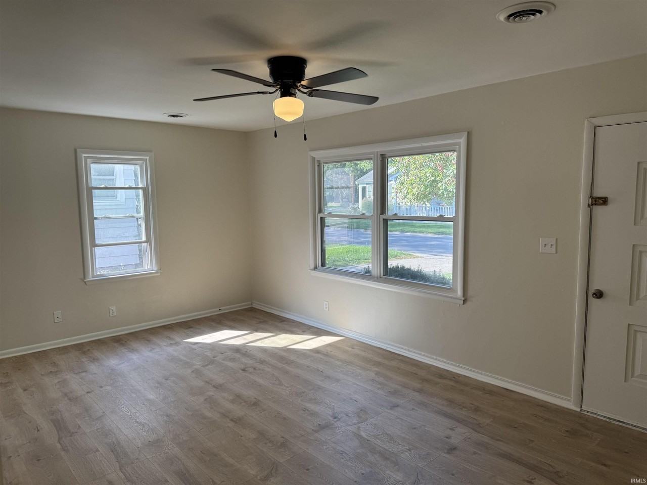 509 Philadelphia St - Photo 5 of 18