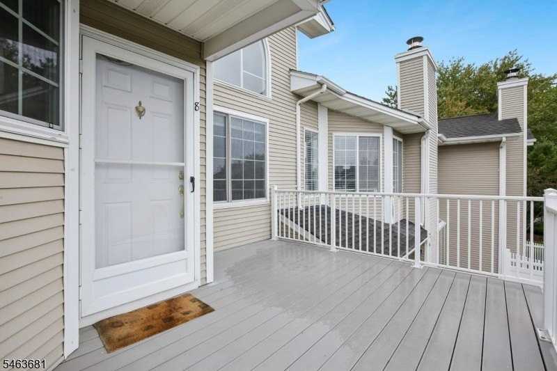 8 Bentley Ct - Photo 2 of 41