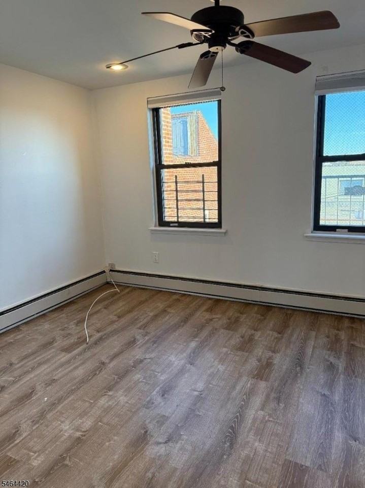 220 E Broad St #2 - Photo 7 of 12