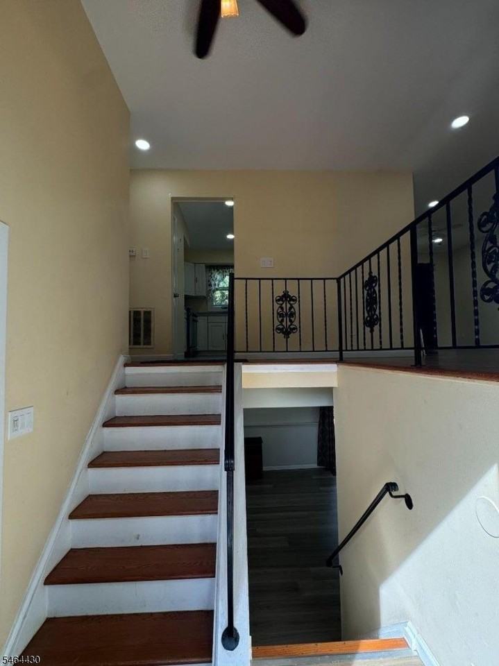 337 Jamestown Rd - Photo 4 of 31