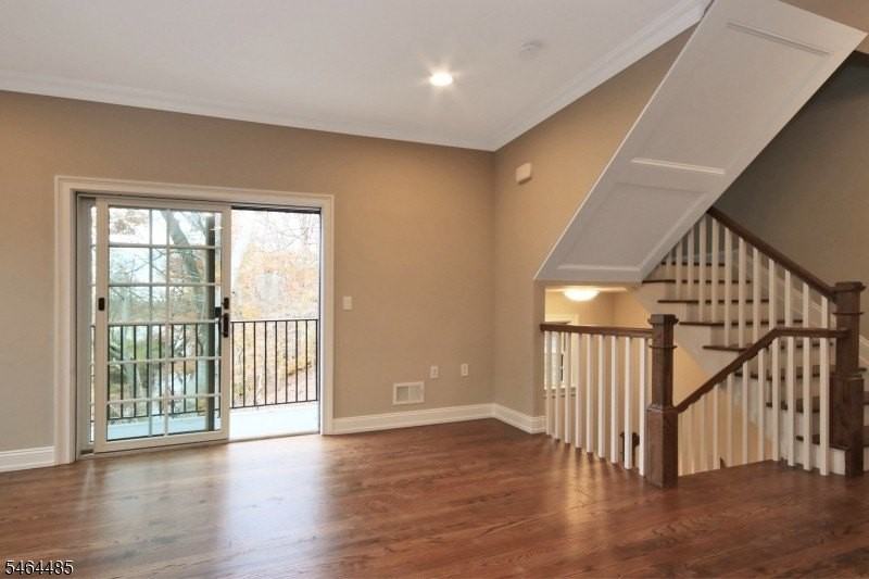 210 Mountain Blvd #2B - Photo 2 of 6