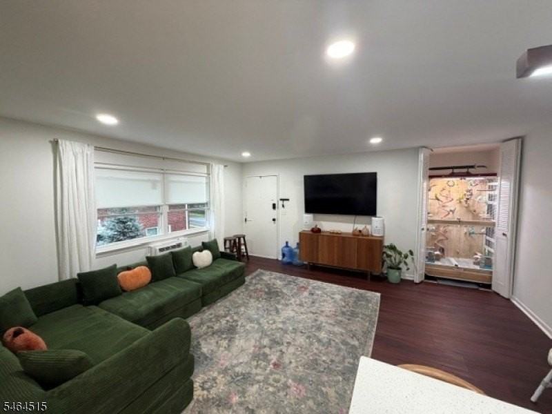 203 N Beverwyck Rd #5 - Photo 4 of 9