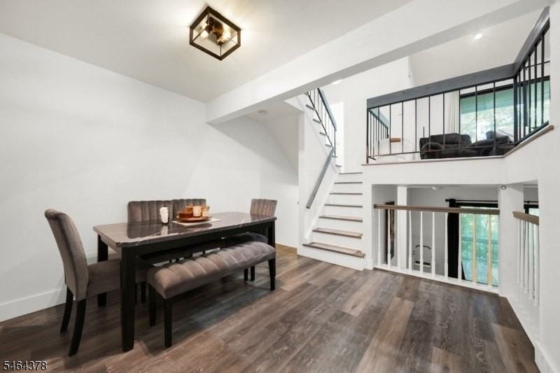 634 Upperway - Photo 4 of 20