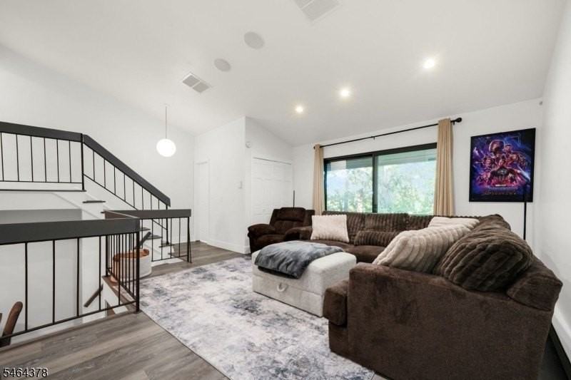 634 Upperway - Photo 6 of 20
