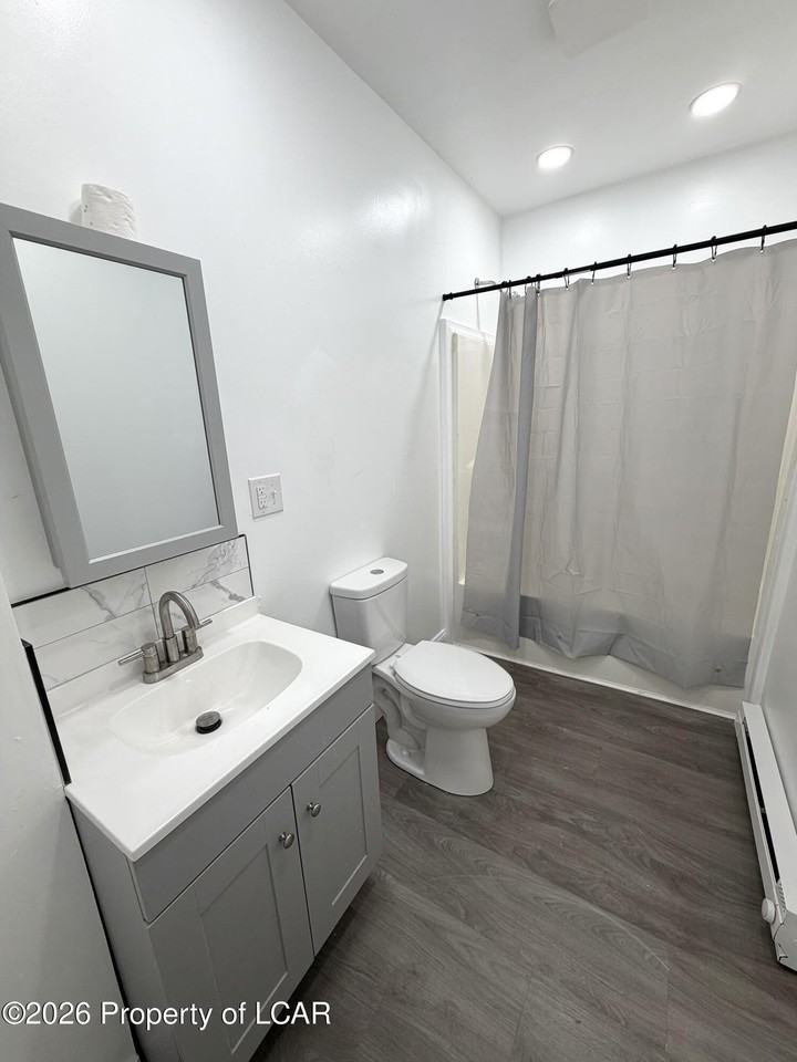 343 E South St #1 - Photo 4 of 9