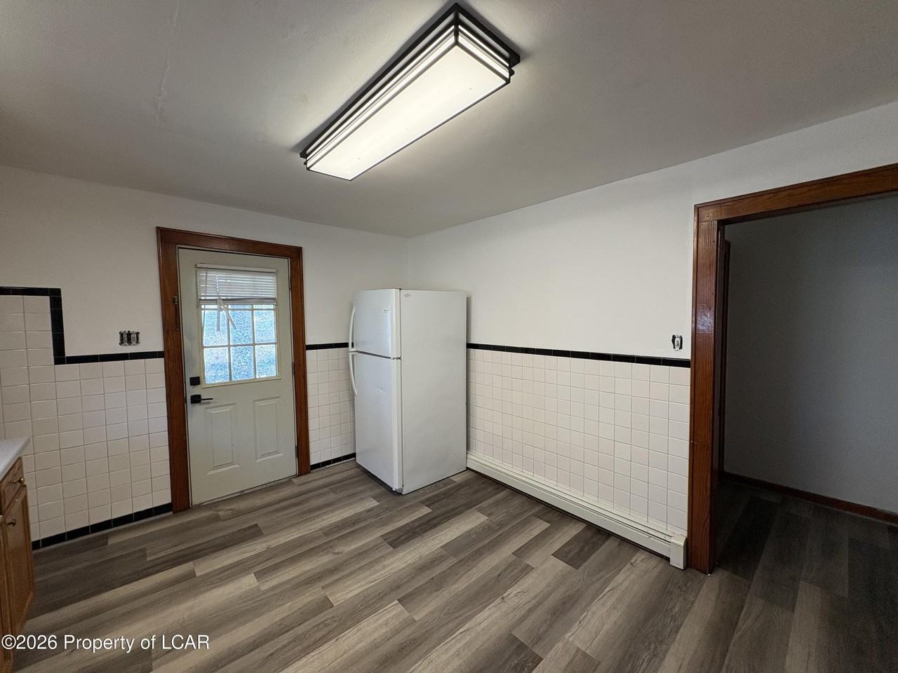 241 Lyndwood Ave - Photo 3 of 8