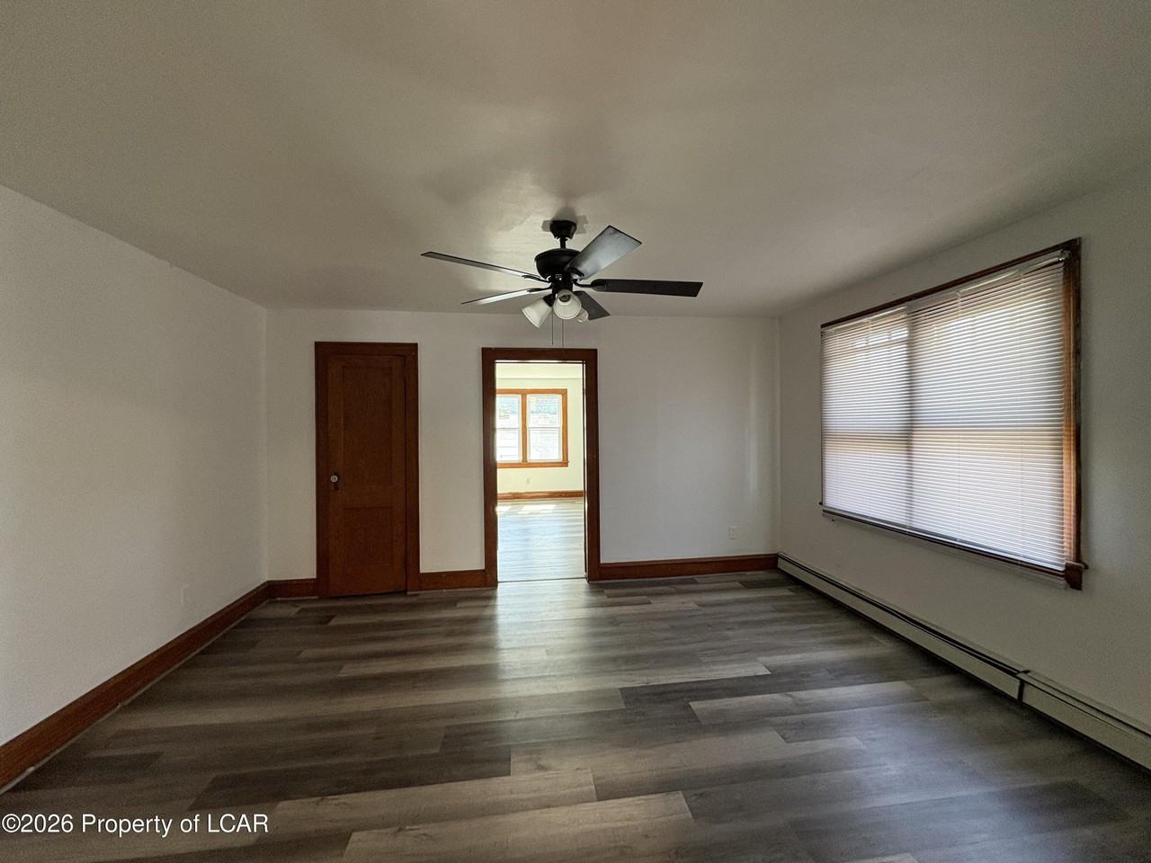 241 Lyndwood Ave - Photo 4 of 8