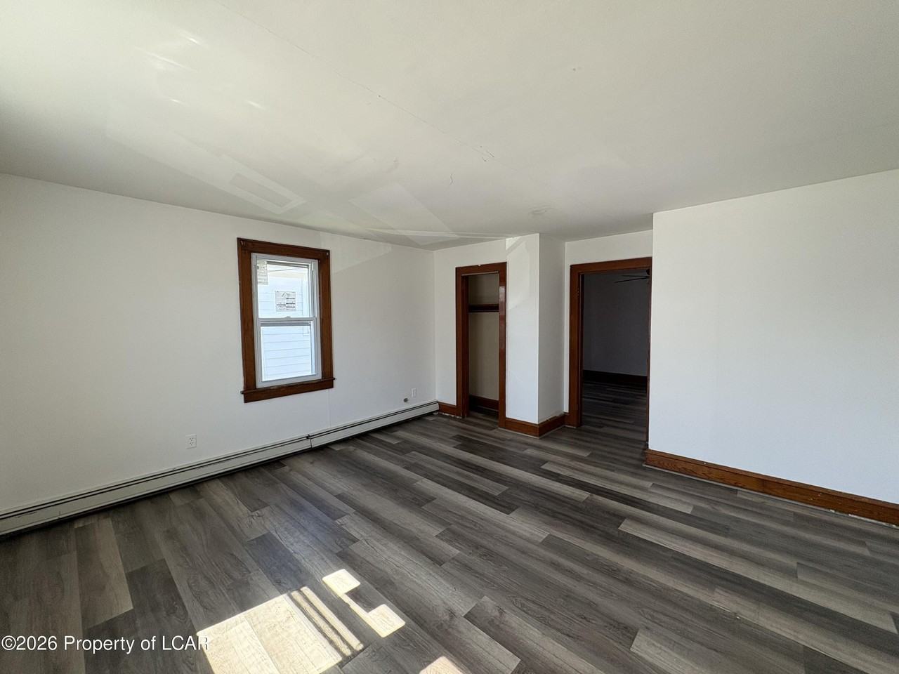 241 Lyndwood Ave - Photo 7 of 8