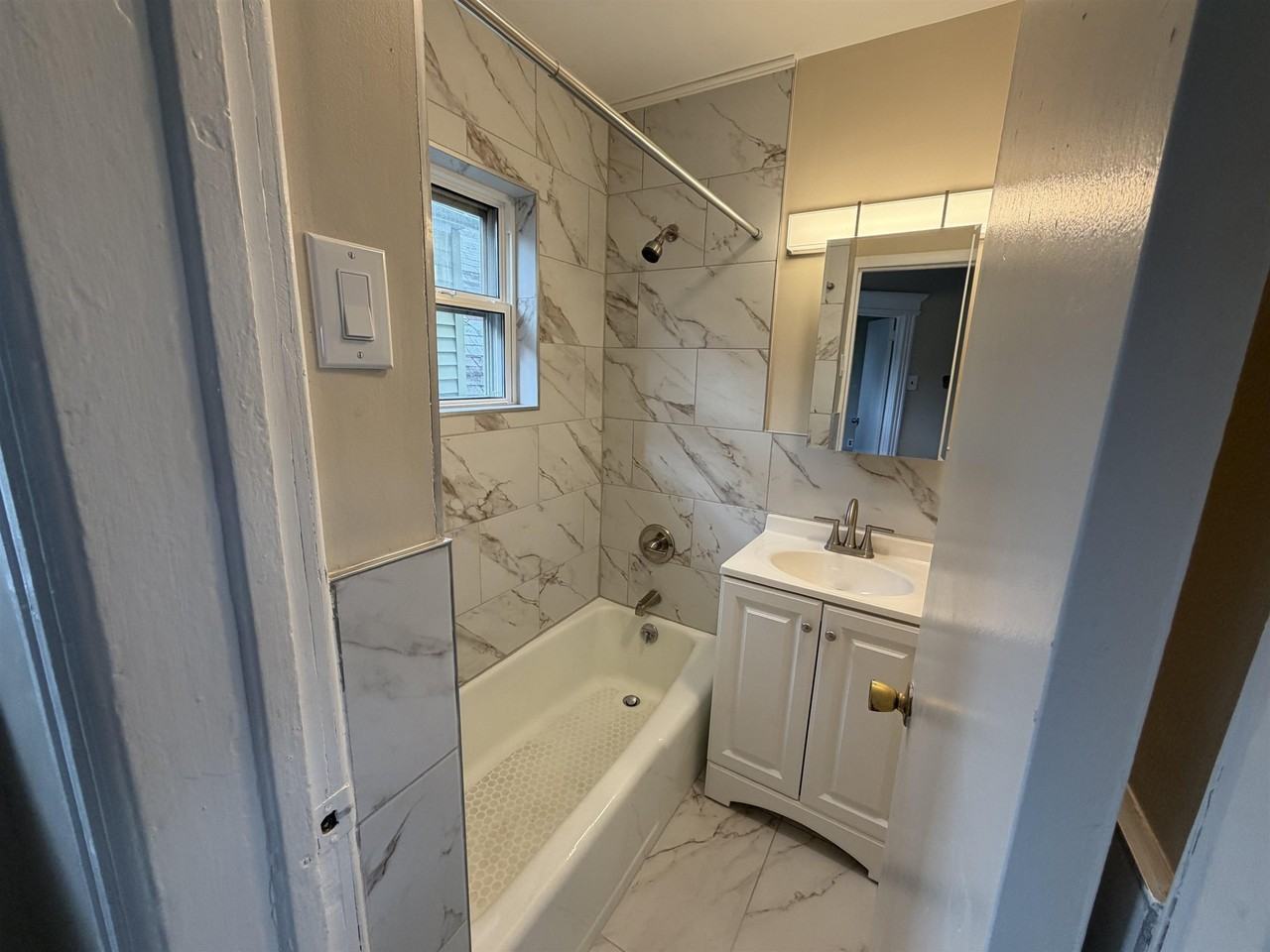 89 W 17th St - Photo 4 of 7