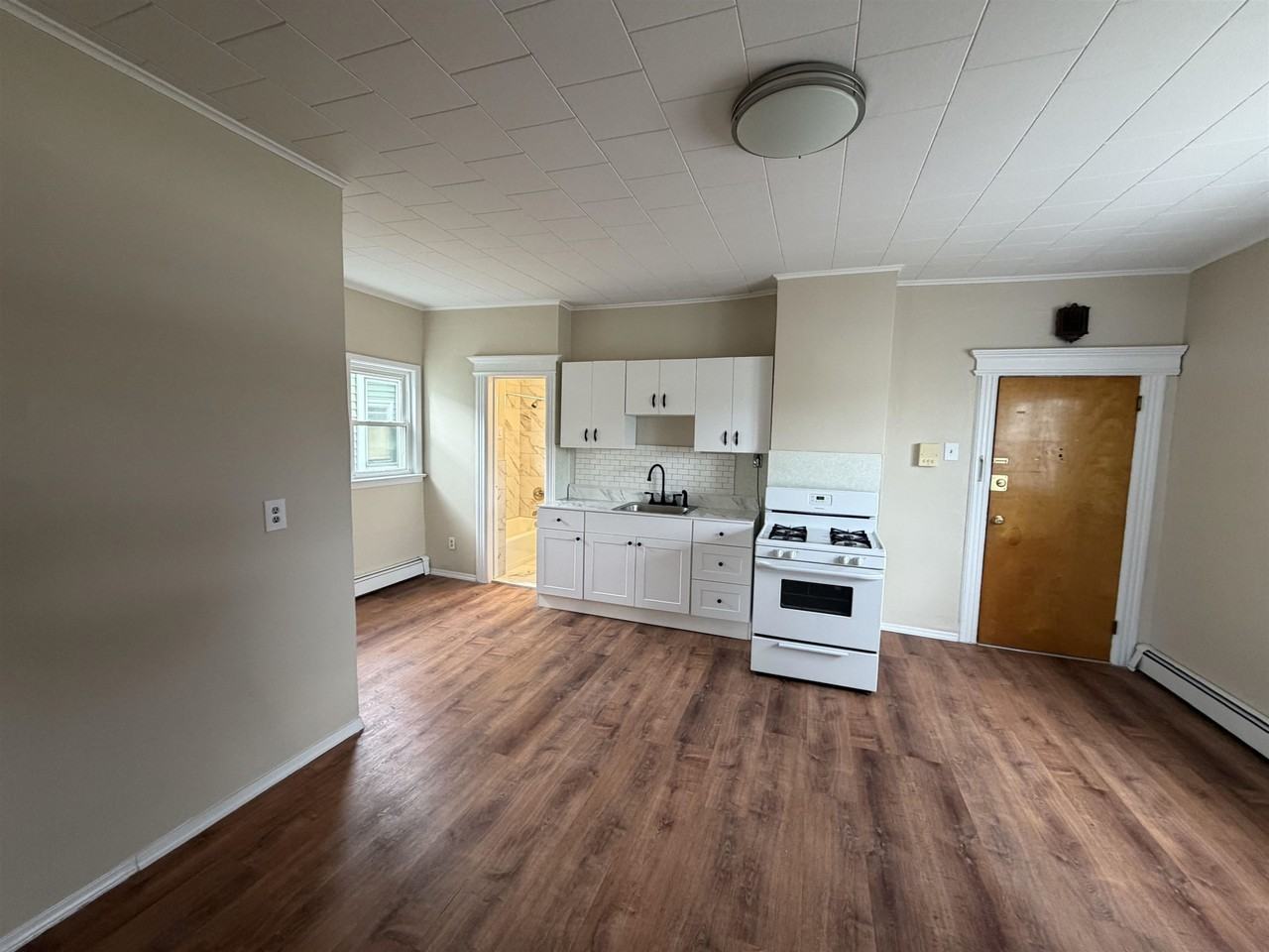 89 W 17th St - Photo 5 of 7