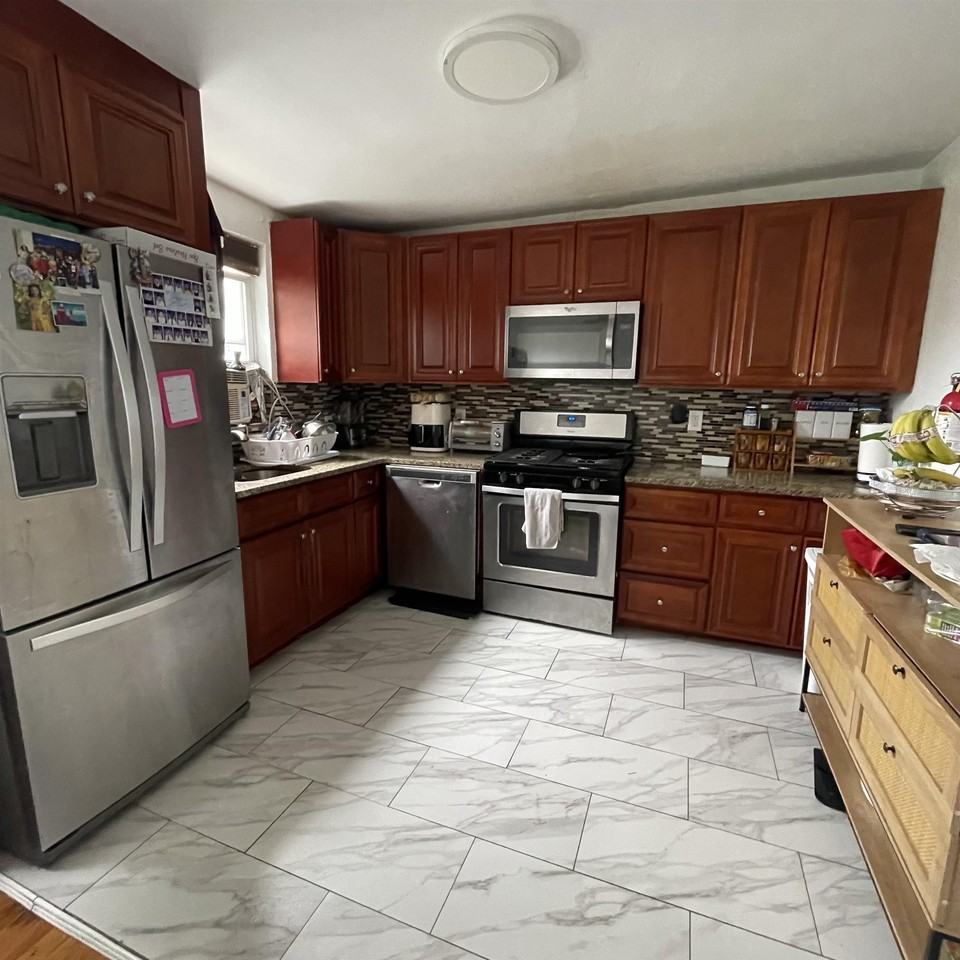 420A Wayne St #A - Photo 2 of 12
