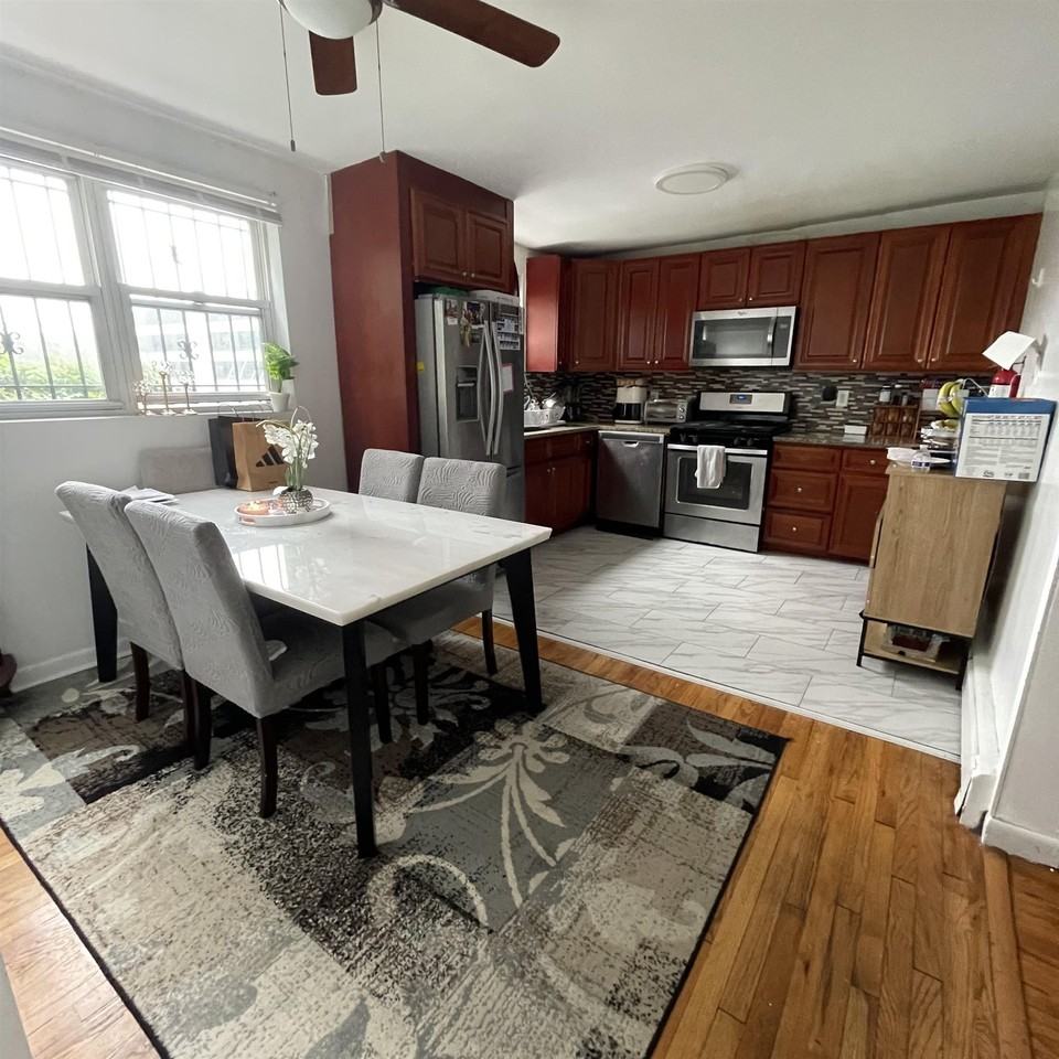 420A Wayne St #A - Photo 3 of 12